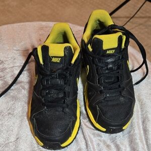 Nike Kids Black and Yellow Athletic Sneakers